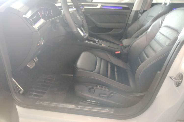 Used Volkswagen FAW-Volkswagen CC 2023 380TSI Striking Edition
