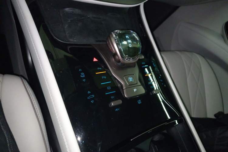 Used Denza D9 2022 DM-i 970 Four-Wheel Drive Flagship Model