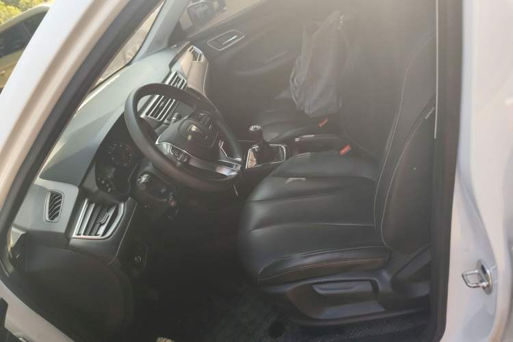 Used Roewe i5 2019 1.5L Manual 4G Connectable Langhao Edition
