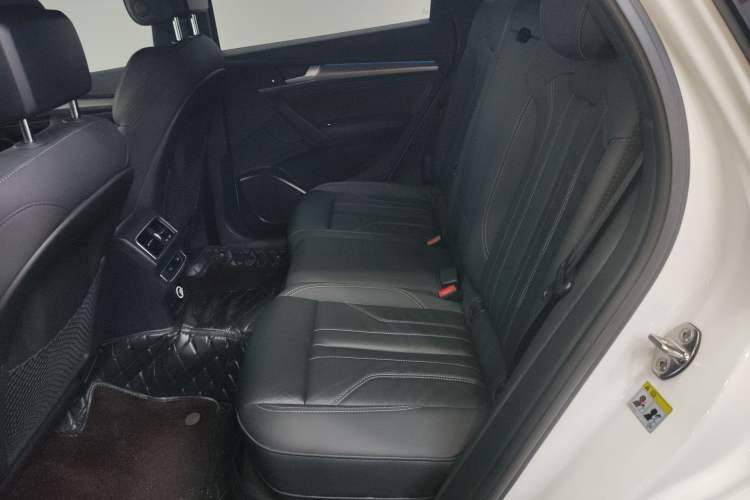 Used Audi Q5L 2023 40T Luxury Dynamic Model
