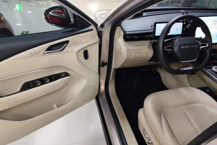 Used Wuling Xingguang 2024 Co-Creation Edition 510 Advanced Model
