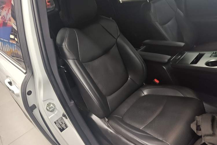 Used Toyota Sienna 2023 2.5L Hybrid Deluxe Edition
