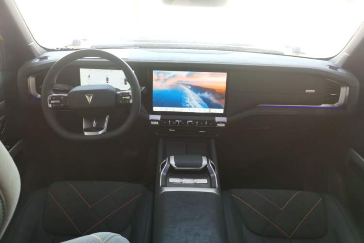 Used  G318 2025 Worry-Free Adventure Edition Four-Wheel Drive Secret Realm Version