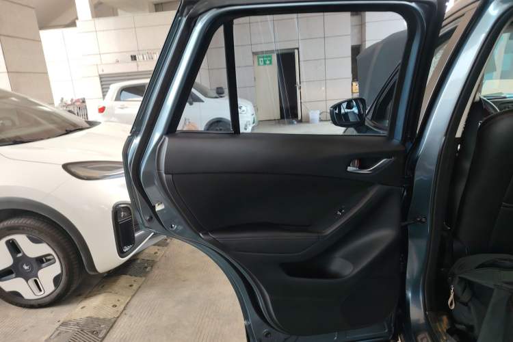 Used Mazda CX-5 2015 2.0L Automatic Two-Wheel Drive Urban Version