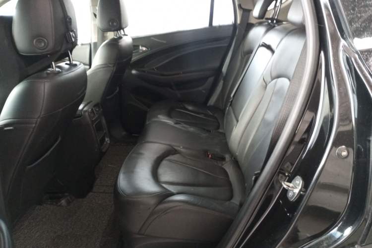 Used Buick Envision 2018 20T Two-Wheel-Drive Elite Model
