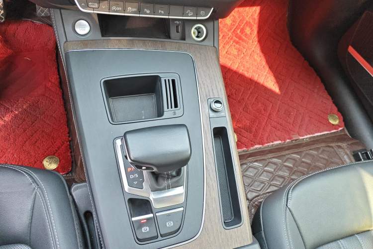 Used Audi Q5L 2022 45T Luxury Elegant Model
