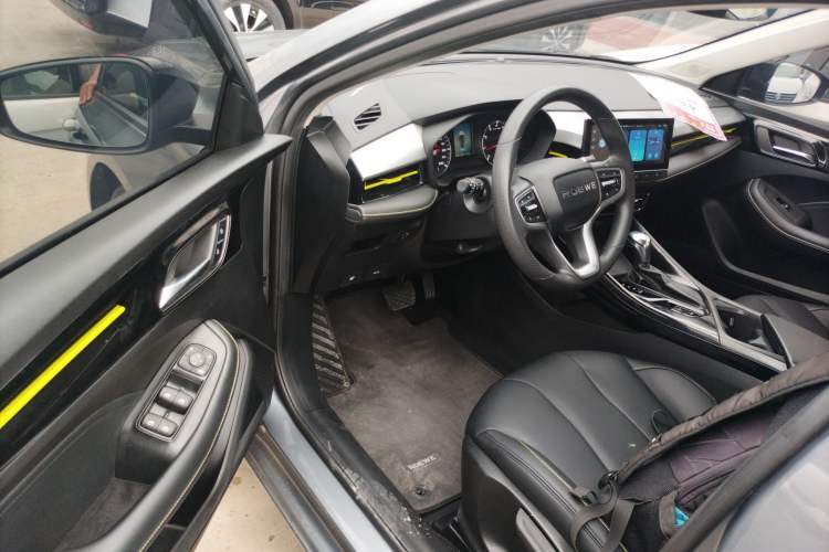 Used Roewe i5 2021 1.5L CVT Platinum Edition
