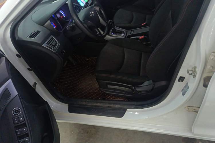 Used Hyundai Elantra (5th Generation / Langdong) 2012 1.6L Automatic Fashion Edition
