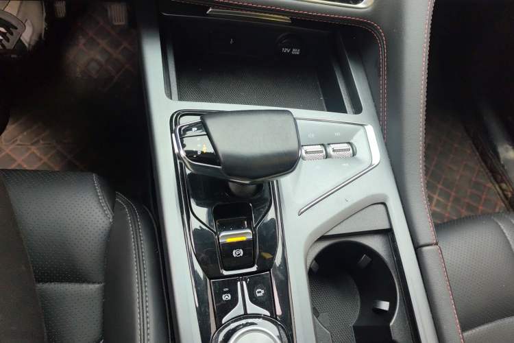 Used Changan CS75 PLUS 2022 1.5T Automatic Luxury Model
