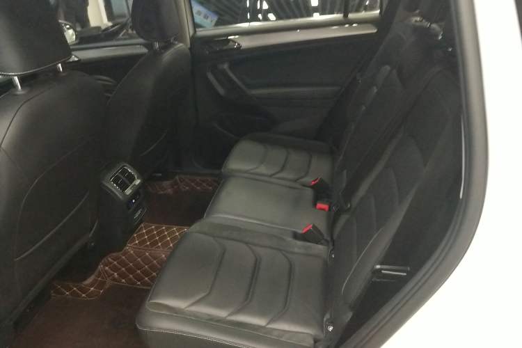 Used Volkswagen Tiguan L 2020 330TSI Automatic Two-Wheel Drive Panoramic Comfort Edition China VI Standard