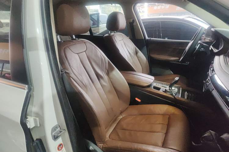 Used BMW X5 2015 xDrive35i Middle East version
