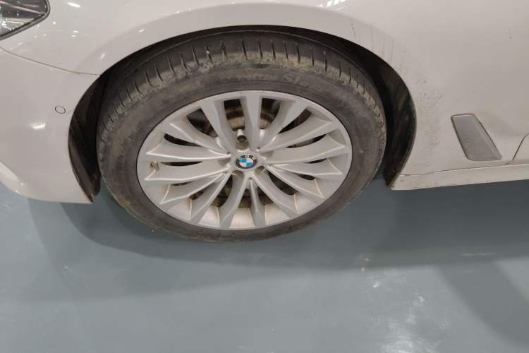 Used BMW 5 Series 2019 Facelifted 530Li Leading Edition Luxury Package
