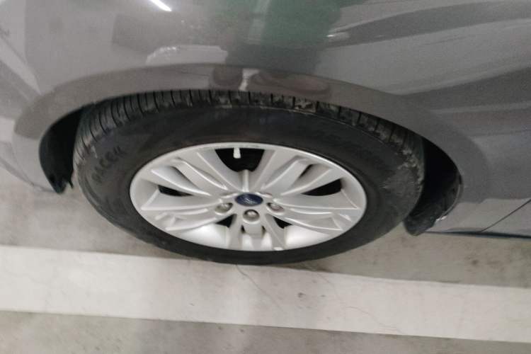 Used Ford Focus 2012 Sedan 1.6L Automatic Comfort Model
