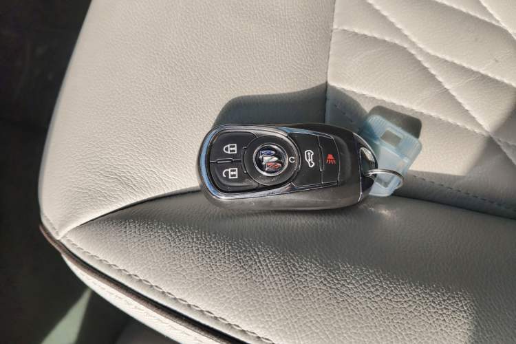 Used Buick GL8 2021 Land Cruiser Executive Class 652T Luxury Model