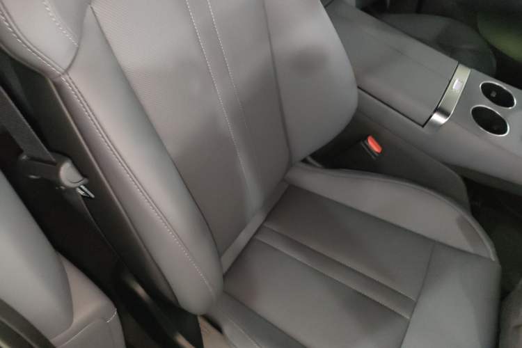 Used  YU7 2025 Ultra-Long Range High-Performance All-Wheel-Drive Max Edition
