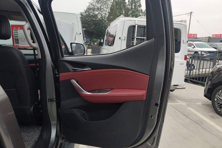 Used SAIC MAXUS Xingji 2023 Starry R 2.0T Automatic Diesel 4x4 Luxury Edition Long-Box Model
