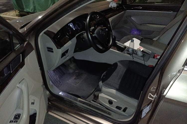 Used Volkswagen Magotan 2017 330TSI DSG Luxury Model
