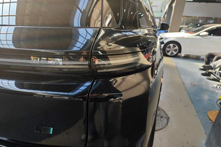 Used Li Auto L8 2023 Pro Model
