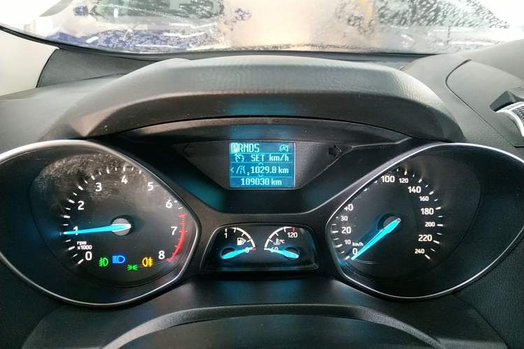 Used Ford Kuga 2018 Facelifted EcoBoost 180 Two-Wheel-Drive Platinum Wing Edition
