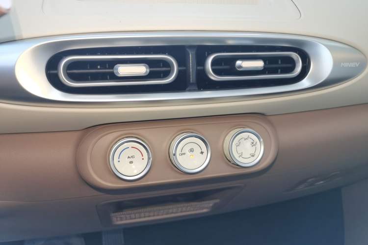 Used Wuling Hongguang MINIEV 2025 Four-Door Version Advanced Edition
