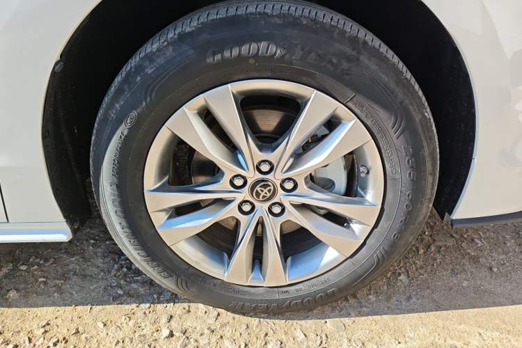 Used Toyota Sienna 2023 2.5L Hybrid Comfort Edition