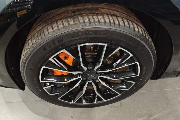 Used Zeekr 7X 2025 100 kWh Long-Range Rear-Wheel Drive with Intelligent Driving Features
