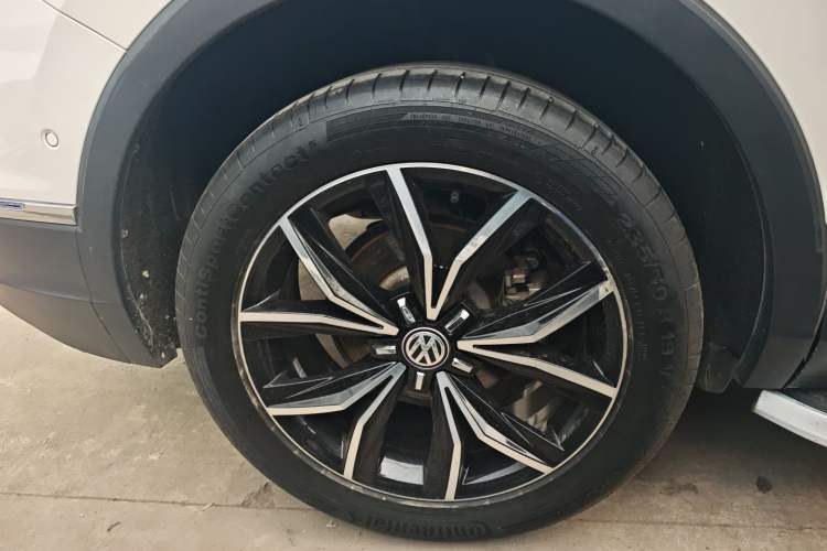 Used Volkswagen Tiguan L 2019 330TSI Automatic Two-Wheel Drive Smart Luxury Version China VI Standard
