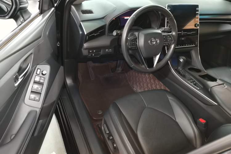 Used Toyota Avalon 2019 Dual-Engine 2.5L Luxury Edition China VI Standard
