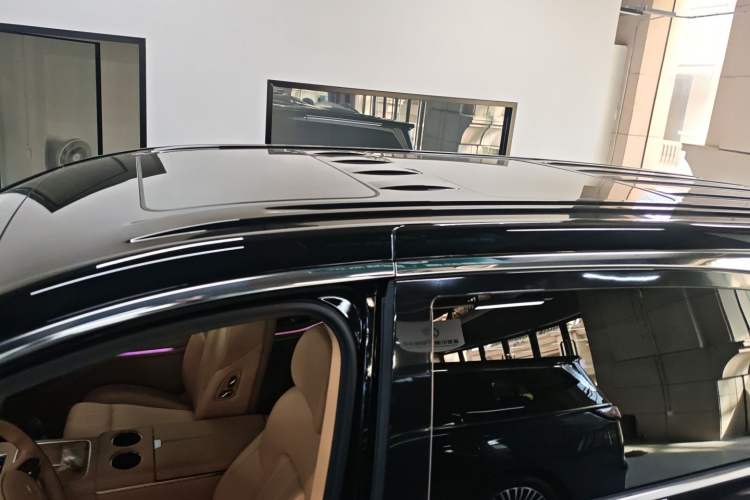 Used VOYAH Dream 2025 PHEV Four-Wheel Drive Prestige Kunpeng Edition
