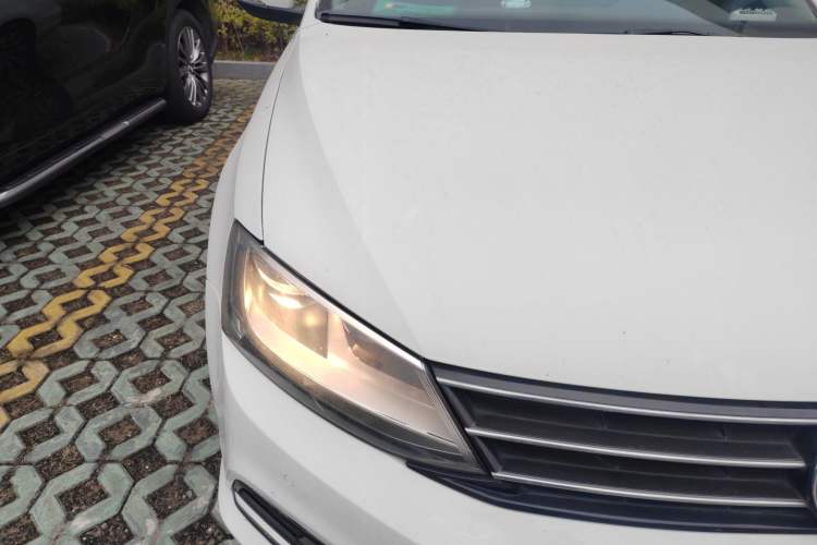 Used Volkswagen Sagitar 2015 230TSI Automatic Luxury Model