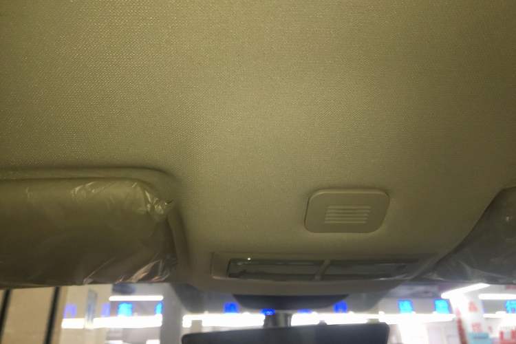 Used Roewe i5 2023 1.5L Manual Comfort Edition
