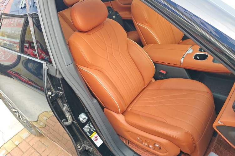 Used  Q07 2025 215 Flagship Edition