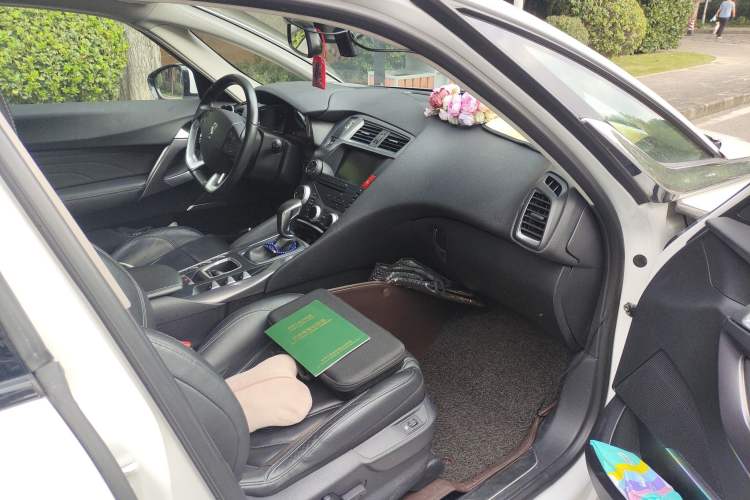 Used  5 2014 1.6T Luxury Edition THP200
