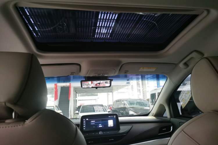 Used Buick GL8 2022 Land Executive Class 652T Prestige Model
