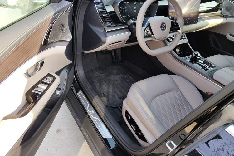 Used BYD Han 2025 EV with 701 km of Laser Radar-Enabled Intelligent Driving