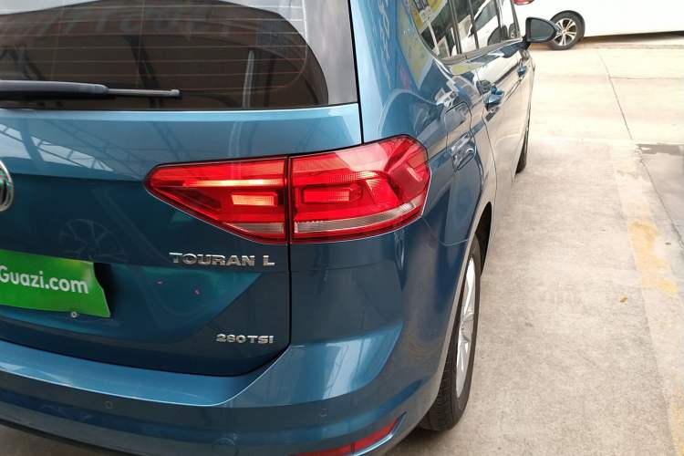 Used Volkswagen Touran 2018 Volkswagen Touran L 280TSI DSG Style Edition 7 Seats China VI Standard
