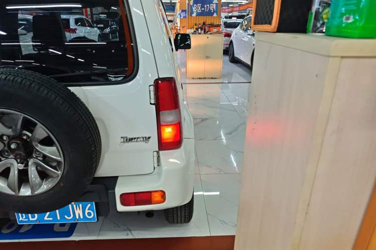 Used Suzuki Jimny 2015 1.3 AT JLX
