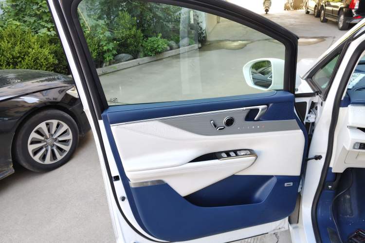 Used Buick GL8 New Energy 2024 Lu Zun Luxury Edition 6-Seater
