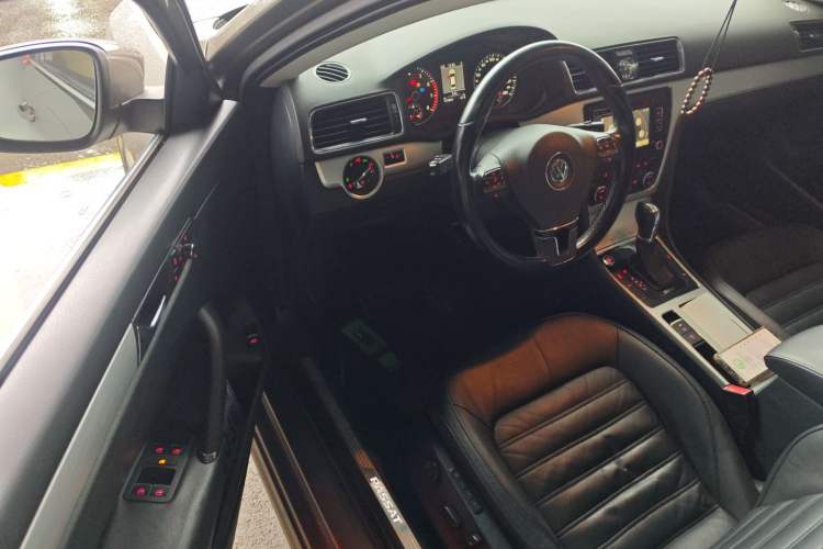 Used Volkswagen Passat 2015 1.8TSI DSG Prestige Edition
