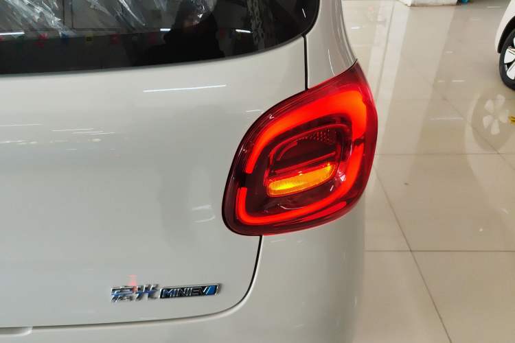 Used Wuling Hongguang MINIEV 2025 Four-Door Version Advanced Edition
