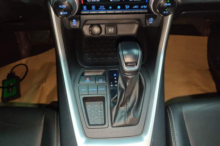 Used Toyota Wildlander 2022 2.0L CVT Two-Wheel Drive Luxury Edition
