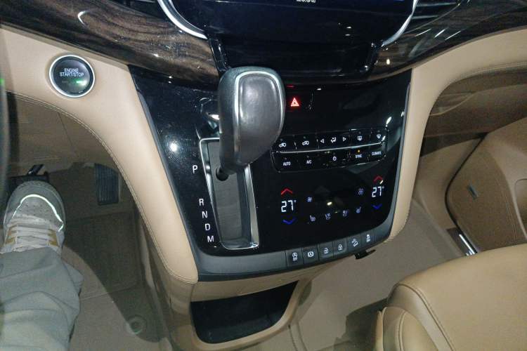 Used Buick GL8 2018 ES 28T Flagship Model China VI Standard
