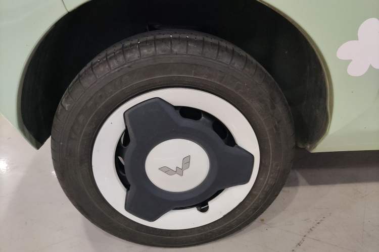 Used Wuling Hongguang MINIEV 2021 Macaron Sandwich Model 170 km Lithium Iron Phosphate