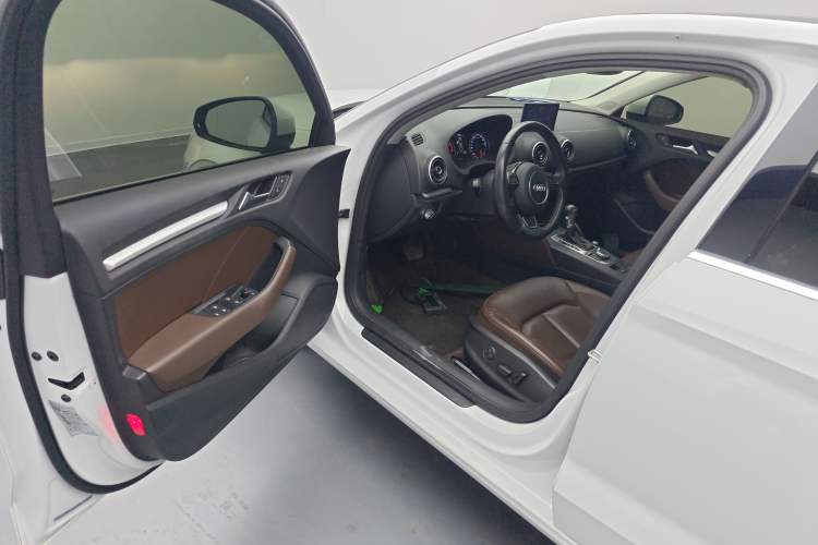 Used Audi A3 2014 Limousine 35 TFSI Automatic Comfort Model