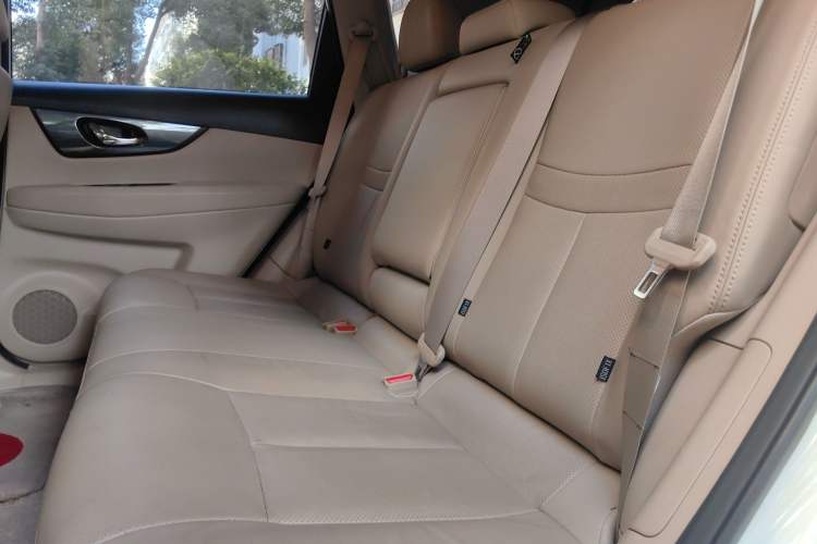 Used Nissan X-Trail 2014 2.5L CVT Luxury Edition 4WD
