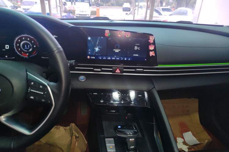 Used Hyundai Elantra 2021 1.5L CVT LUX Prestige Edition
