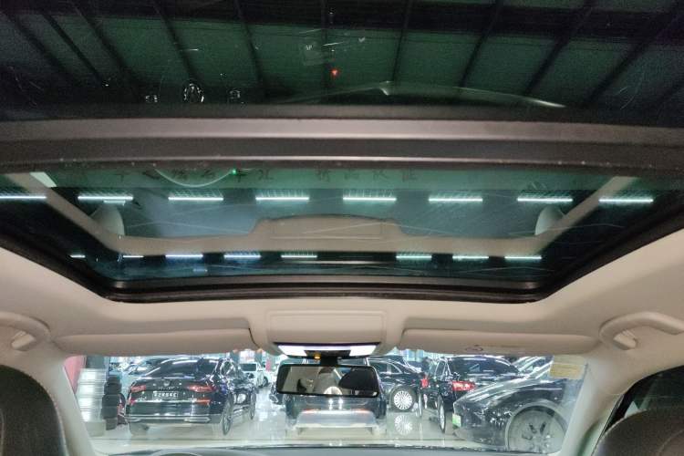 Used Volkswagen Passat 2020 Facelift 330TSI Elite Edition China VI Standard