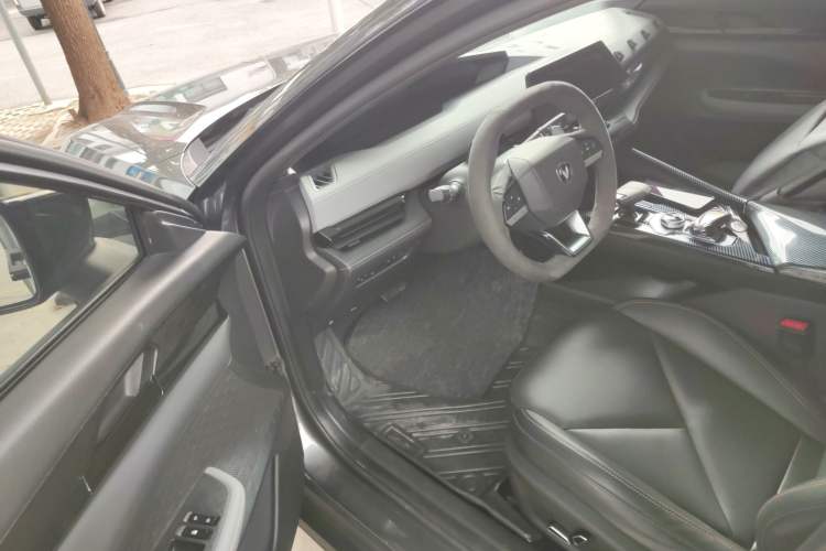 Used Changan UNI-V 2022 1.5T Prestige Version
