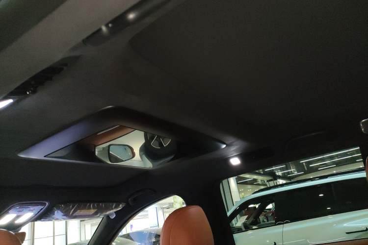 Used  S09 2025 Four-Wheel Drive Ultra+ Custom Edition
