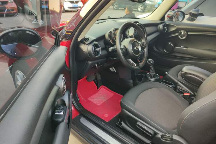 Used  MINI 2016 1.2T ONE Pioneer Edition
